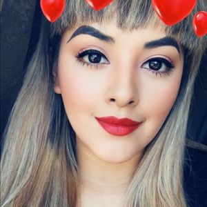 Meet your Posher, Carolina